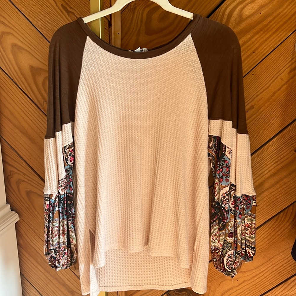 Cream/brown too with beautiful sleeve detail